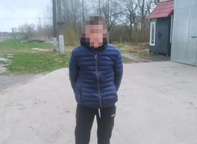 Гроші, коньяк, солодощі, сигарети: у Зимнівській громаді юнак «обчистив» магазин (фото)