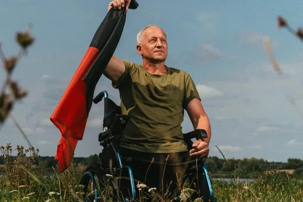 Після фронту – за камеру: ветеран із Волині фотографує молодь і своїх побратимів (фото)