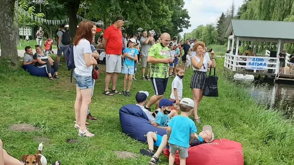 У Луцьку татусі влаштували перегони на човнах (фото)