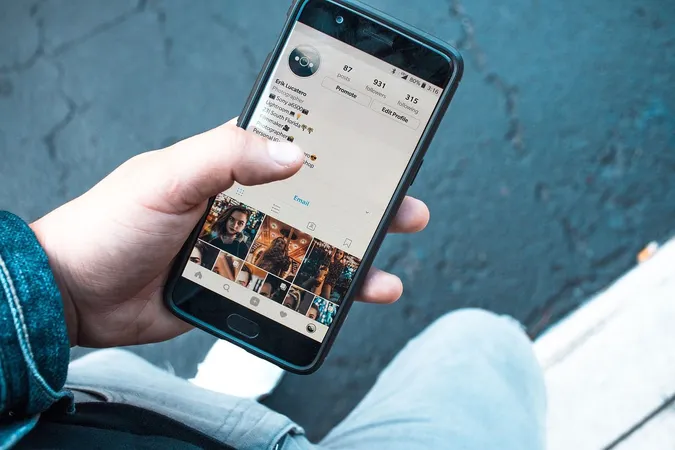 Instagram блокуватиме акаунти по-новому