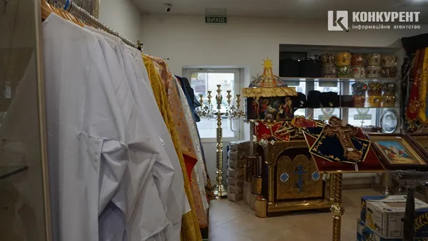 «Золоті» ризи, ладан і кадило, або Скільки в Луцьку коштує одягнути батюшку