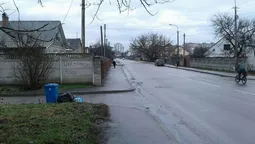 Лучани знову викидають пакети зі сміттям на тротуари (фото) 