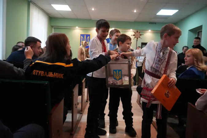 Як талановиті дітки колядували для волинських рятувальників (фото)