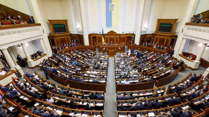 Майже усі нардепи отримали 100% надбавку до окладу в січні