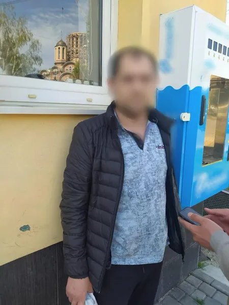 У Луцьку затримали чоловіка, який поштою отримував наркотики (фото)