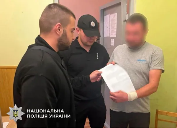Пробив вилами і порізав ножем: у Львові п'яний господар жорстоко розправився з собакою (фото 18+)