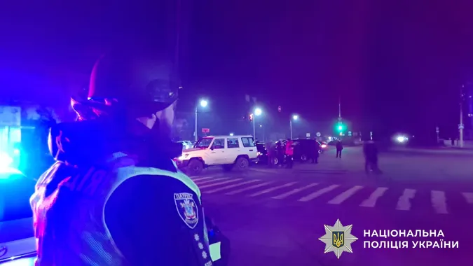 Ворог б’є по правоохоронцях: у Миколаєві підірвали патрульних під час перезмінки (фото)