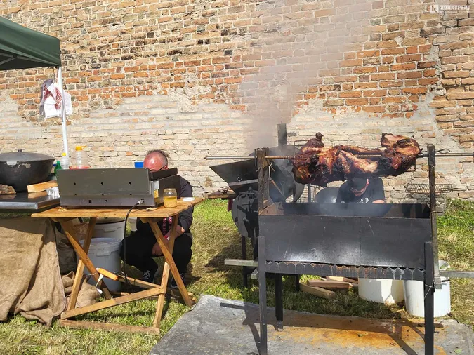 «ЛюбART Fest» у Луцькому замку: що там відбувається (фоторепортаж)