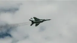 На луцький аеродром перегнали фронтовий винищувач МіГ-29 (фото)