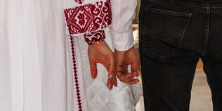 💖💒 Луцька громадська діячка повінчалася з коханим-військовим (фото)