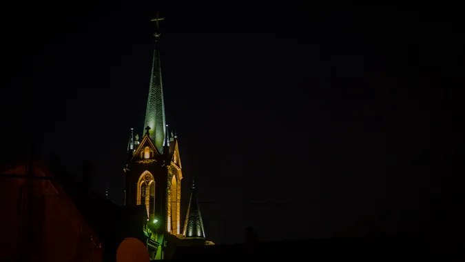 У світлі місяця та ліхтарів: луцький фотограф показав красу нічного міста (фото)