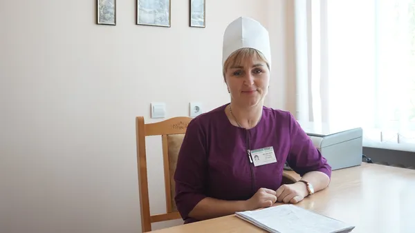 «Ми божевільні, ненормальні люди», або Які вони – будні луцьких медсестер (репортаж, фото 18+)