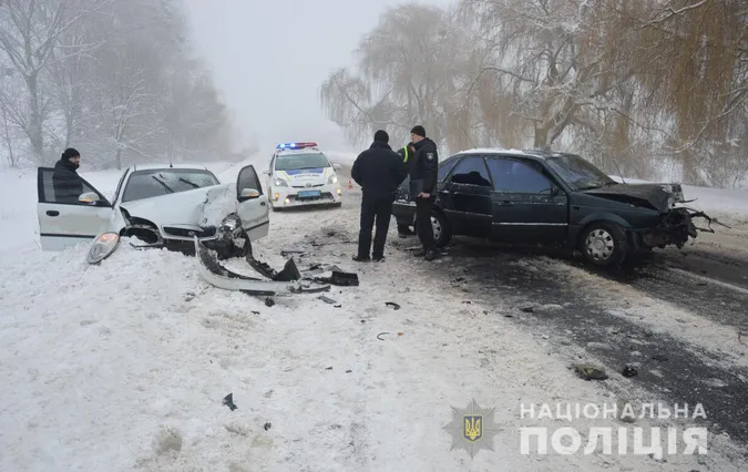 На Волині Volkswagen врізався у «Ланос»: є постраждалі (фото)