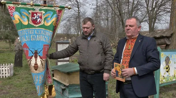У музеї бджільництва на Волині відкрили сезон пасіки (відео)