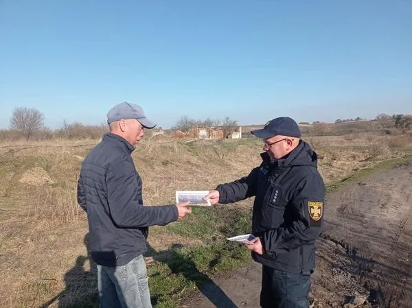 На Волині рятувальники грозяться штрафувати за спалення сухої трави