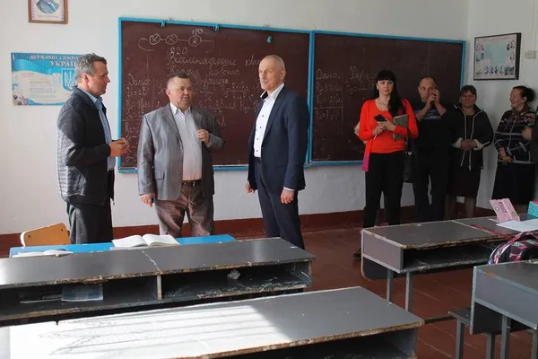На Волині діти перестали ходити до школи через аварійні приміщення (фото) 