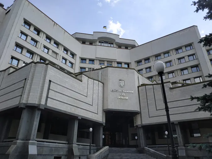Кінець боротьбі з корупцією: що означає рішення КСУ і чого чекати далі