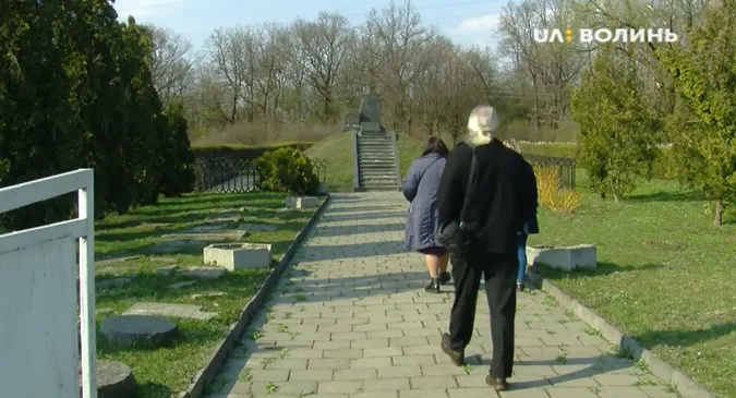 У Луцьку знайшли фрагмент надгробку з єврейських поховань (відео, фото)