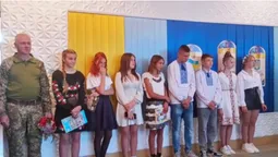 Зворушливе повернення: з фронту до дітей на Волинь приїхав їхній вчитель (фото)