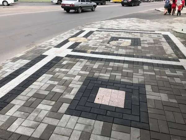 У Луцьку на Винниченка будуть нові тротуари (фото)