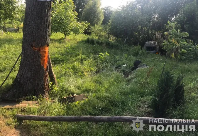 Злетів з дороги: на Волині у ДТП загинув 52-річний водій (фото)