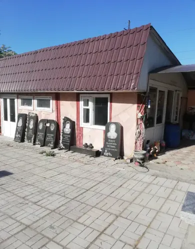 У Луцьку продають бізнес з виготовлення пам'ятників (фото)