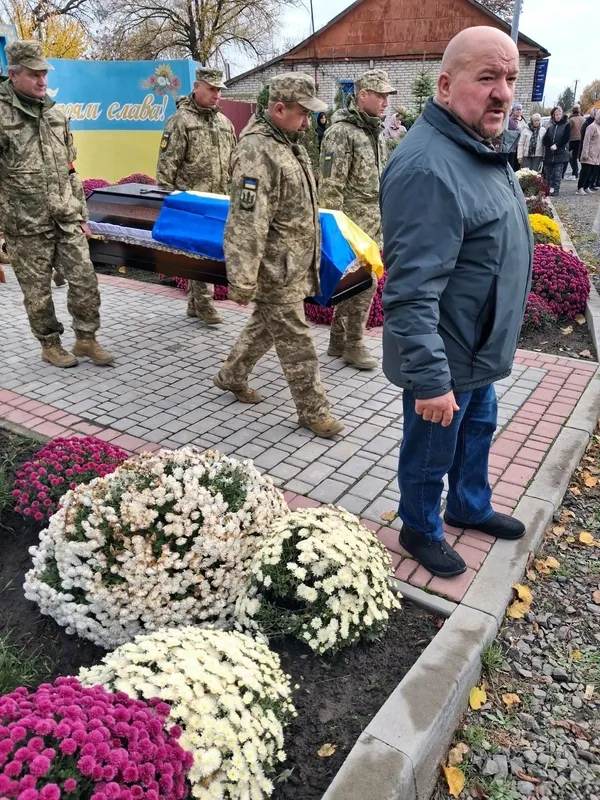 Загинув у поїзді у день свого 21-річчя: на Волині попрощалися з воїном Віктором Сігнаєвським (фото)