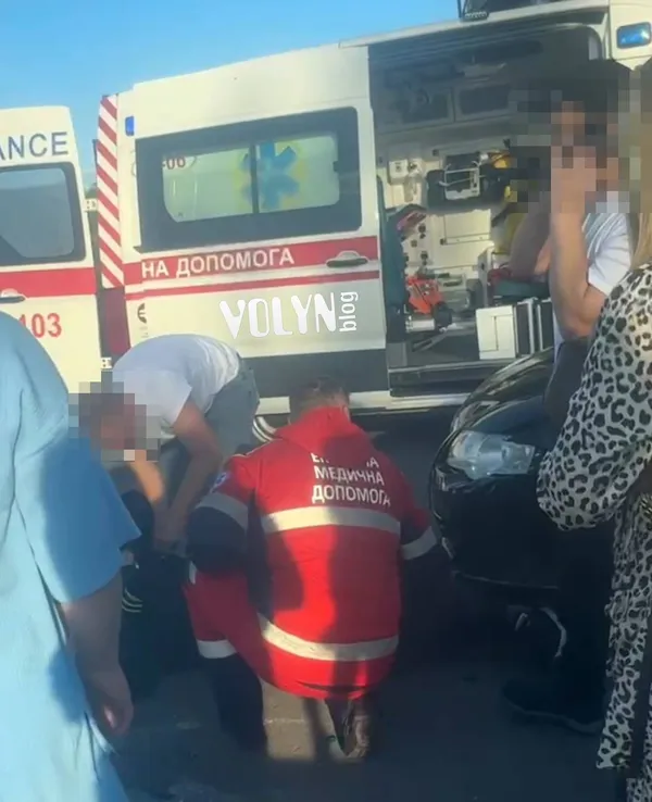 Жах на Волині: мотоцикліст зіткнувся з авто і «зламав» шию (відео)