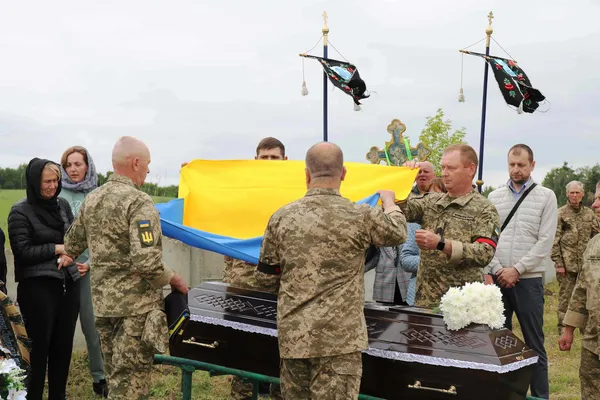 На Волині попрощалися із воїном Сергієм Замлинним, який загинув на Курщині (фото)
