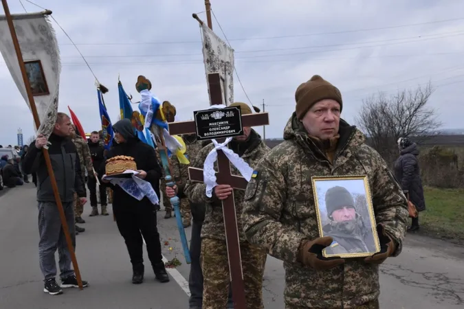 Назавжди 40: на Волині провели в останню дорогу воїна Олександра Максимука (фото)