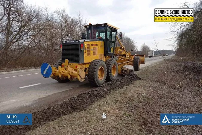 Рух обмежений: на Волині розпочали ремонт ще однієї ділянки міжнародного автошляху (фото)