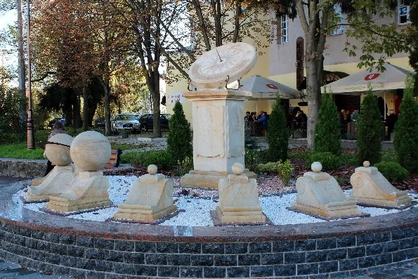 Від сьогодні у Луцьку запрацював сонячний годинник