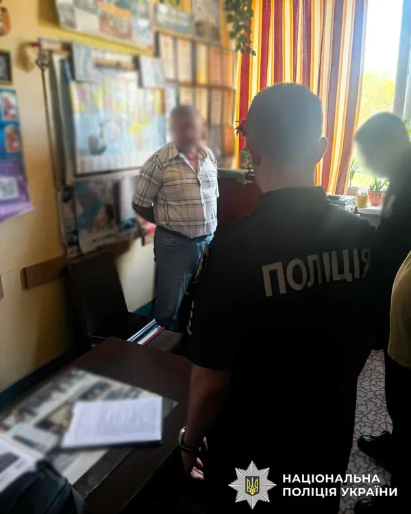 На Рівненщині викладач за хабар влаштував 30-річного чоловіка до коледжу