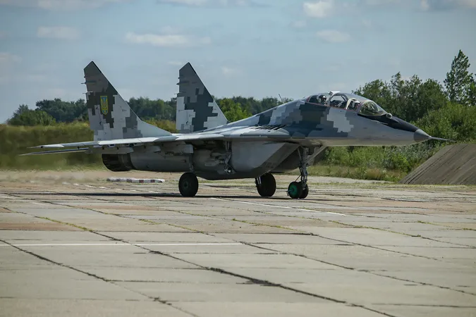Як на Волині винищувачі в небі «атакують» противників (фото)