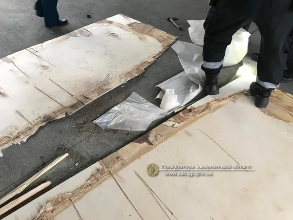 Волинянин намагався перевезти до ЄС 374 кілограми героїну (фото)