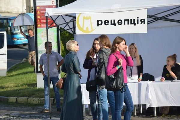 Начальник відділу інформаційної роботи Луцької міської ради Зоя Балюк зустрічає журналістів