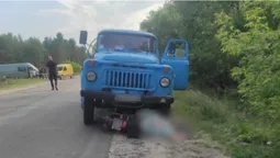 Кривава трагедія: у поліції розповіли деталі смертельної аварії на Волині за участю молоковоза (фото)