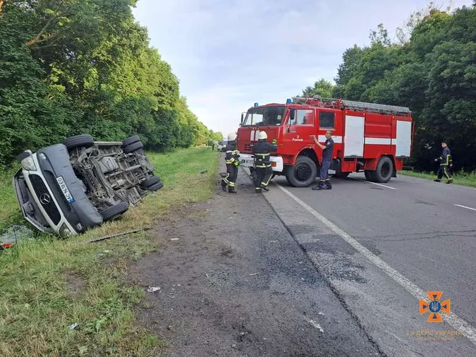 Під Луцьком зіткнулися МАЗ і пасажирський автобус – водій постане перед судом