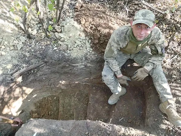 Фотосесія у формі чоловіка: вдова кулеметника з Волині Івана Зелінського поділилася спогадами про коханого (фото)