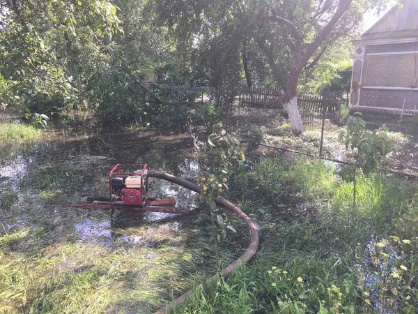Негода на Волині: рятувальники продовжують відкачувати воду
