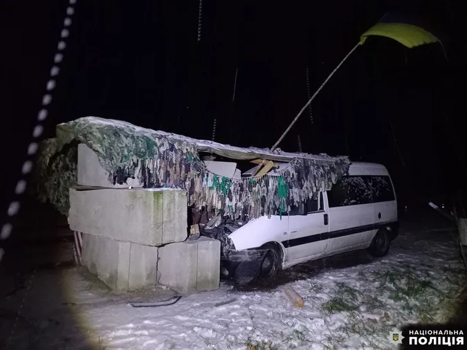 На трасі Київ – Ковель – Ягодин авто протаранило блокпост – четверо травмованих (фото)