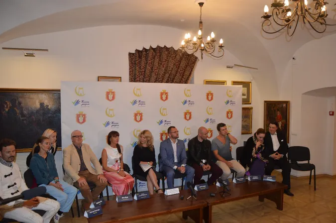 Раду Поклітару привіз «Дощ» на арт-шоу «Ніч у Луцькому замку»