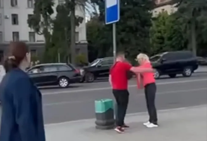 Побиття жінки у центрі Луцька: поліція відреагувала на інцидент