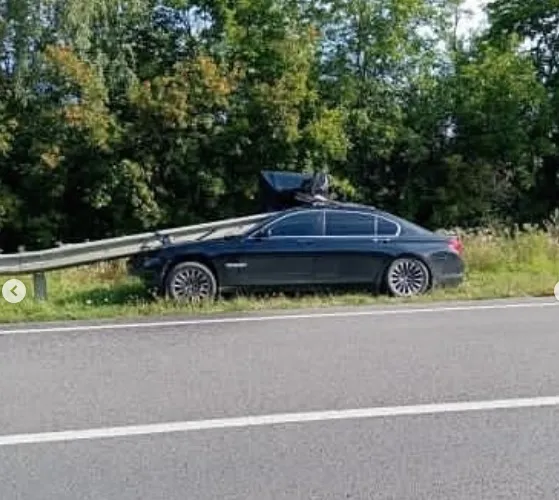 Поблизу Луцька автомобіль в'їхав у відбійник (ОНОВЛЕНО)