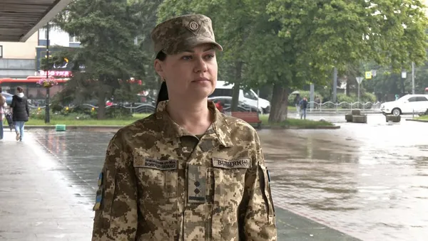У Луцьку масово кинулися міняти свідоцтва про народження дітей, щоб виїхати за кордон: що коїться (відео)