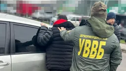 У Луцьку затримали прикордонника, який за гроші випускав ухилянтів з України (фото, відео)