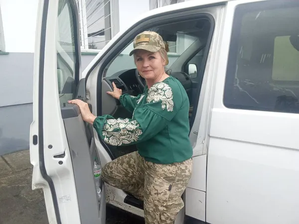 Прикордонниця з Волині випікає паски за старовинним рецептом бабусі (фото, відео)