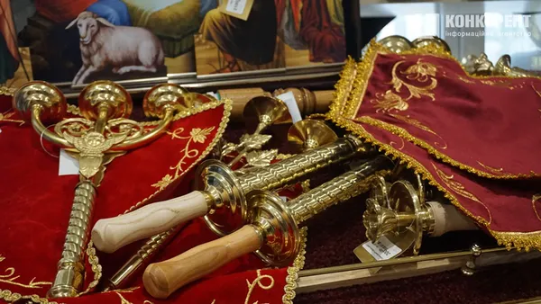 «Золоті» ризи, ладан і кадило, або Скільки в Луцьку коштує одягнути батюшку