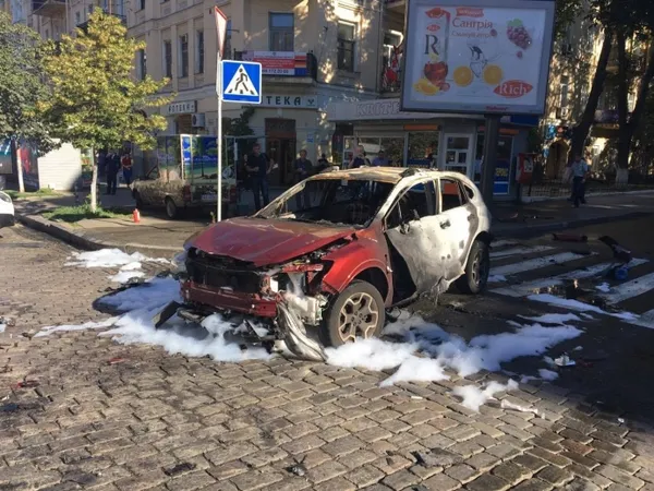 Внаслідок вибуху автомобіля у Києві загинув журналіст Павло Шеремет 