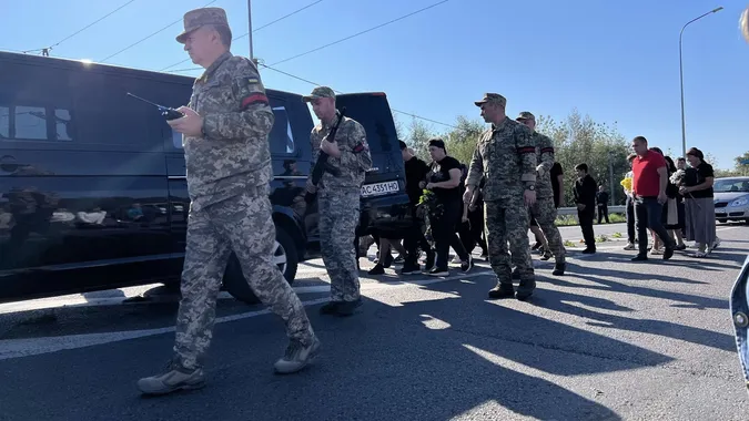Загинув вірним військовій присязі: на Волині попрощалися з Анатолієм Бугайчуком (фото)